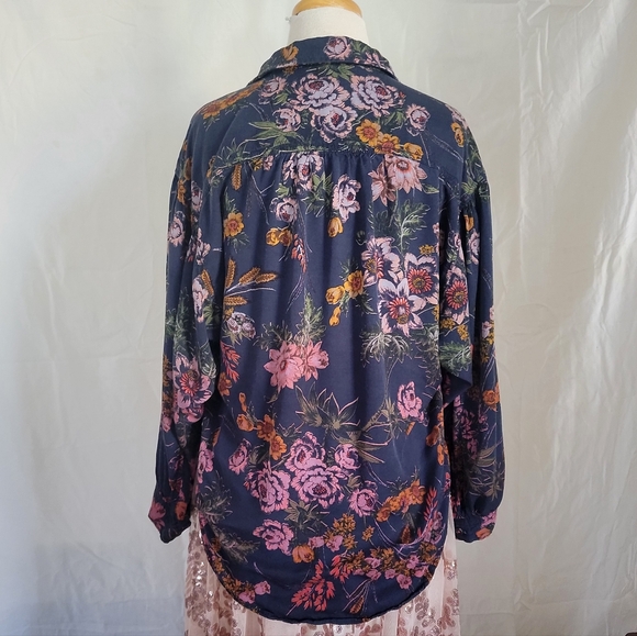 *Anthropologie Pilcro Evika Buttondown Floral Blouse* - Picture 8 of 10